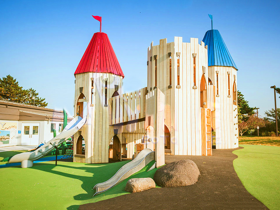 童话城堡主题木质游乐设备